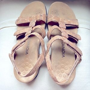 Long lasting vionic sandals!